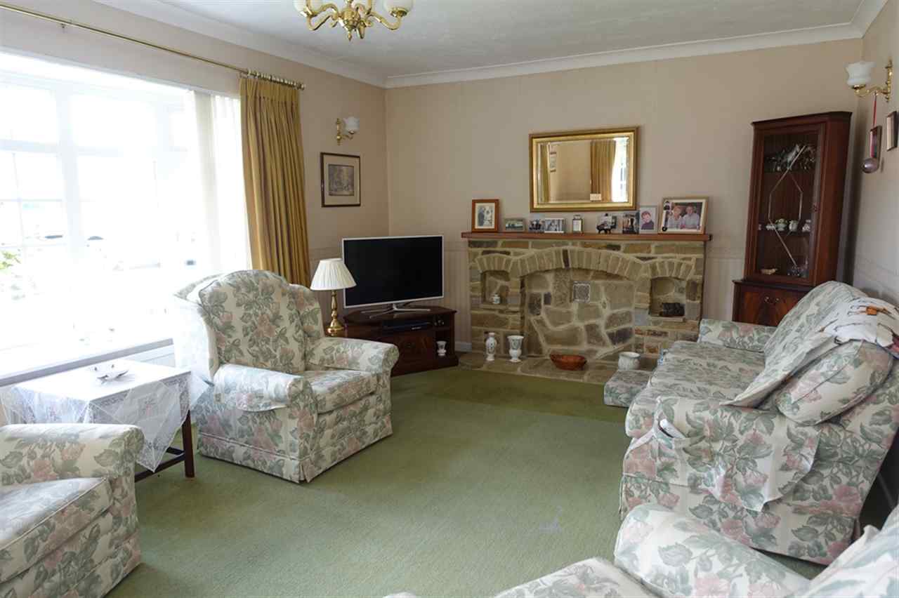 resized-2349823-Living Room G.JPG